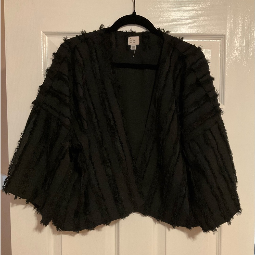 Chic Black Fringe cropped jacket with wide sleeves OSFM New*